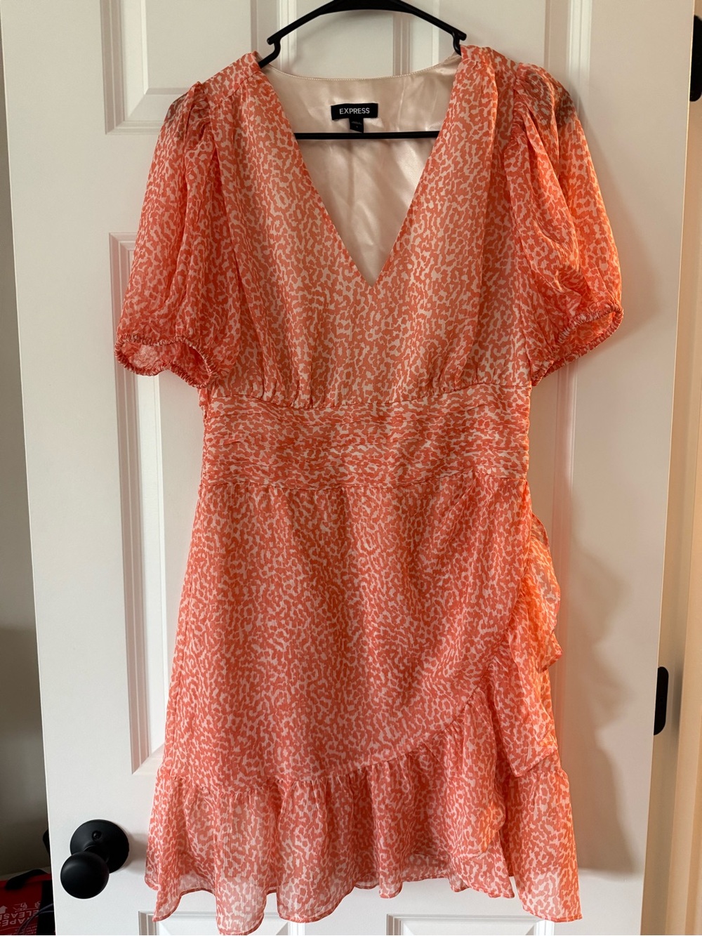 Express Coral-Print V-Neck Puff Sleeve Dress